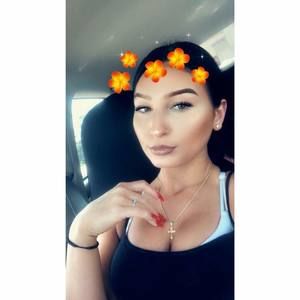 Meet your Posher, Mia